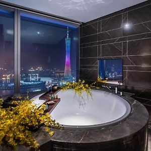 Deluxe Canton Tower River View King Room					